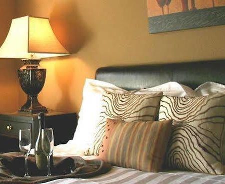 The Clarke Hotel Waukesha Pokoj fotografie